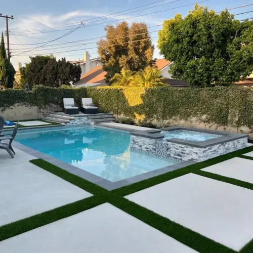Artificial-Grass-Strips-Poolside