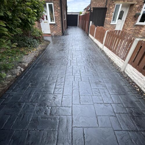 Photo_Pattern_Imprinted_Concrete_Driveway_Ashlat_Slate_Fleetwood