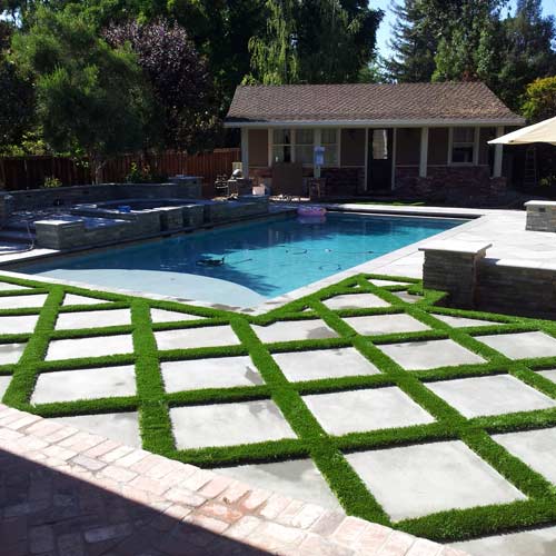 artificial-turf-landscaping-pool-deck